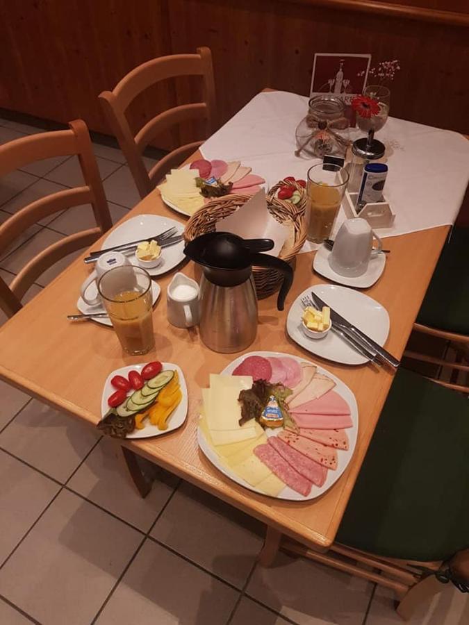 Neumarkt-Sankt Veit Hotel & Gasthof Zur Post מראה חיצוני תמונה